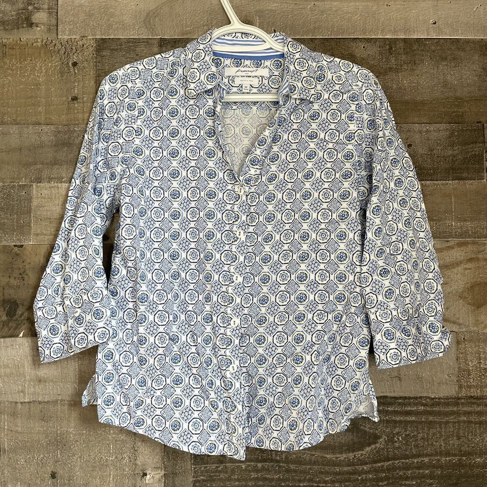 FOXCROFT‎ NYC Womens Button Front Top Size 6P Blue & White Floral Wrinkle Free